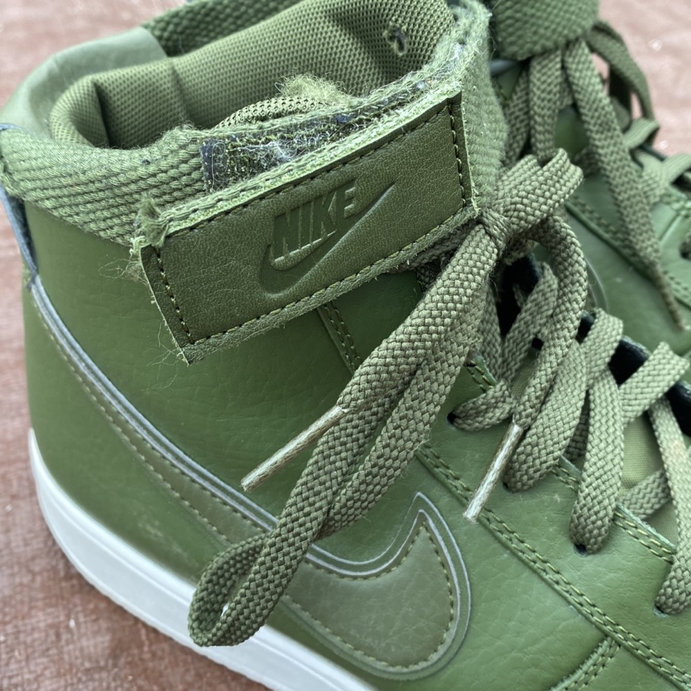 *Like New* Nike Men's Green High-Top Sneakers - Picture 7 of 8
